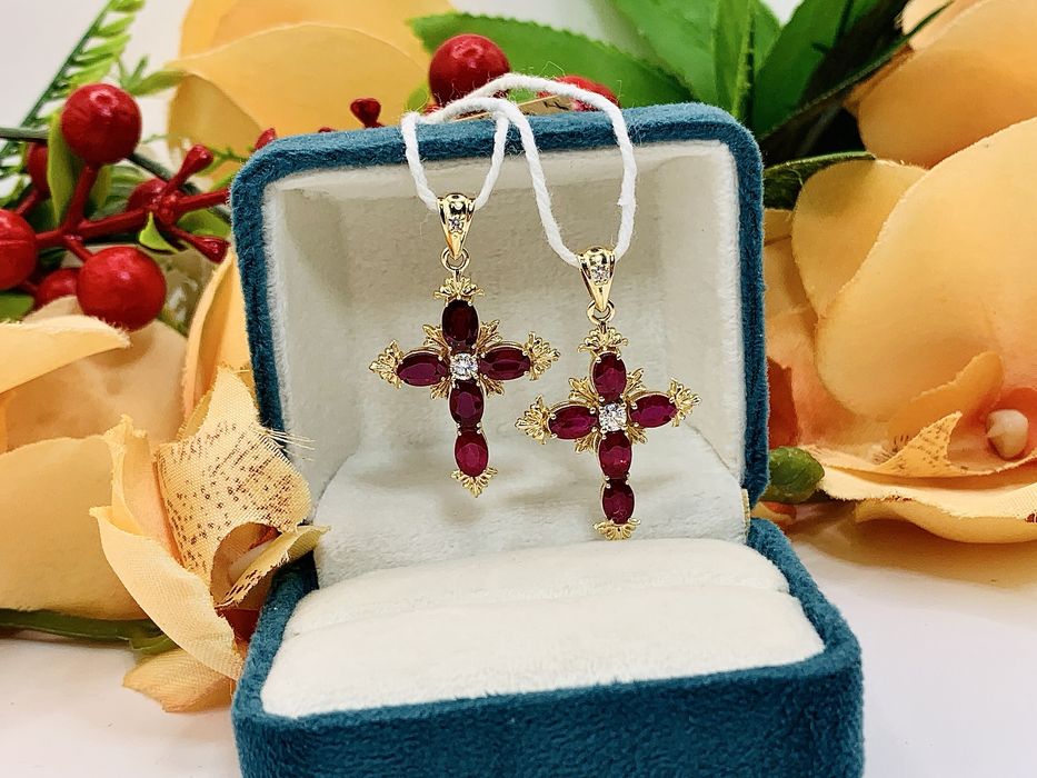 Дизайнерский золотой кулон – Христианский Крест с бриллиантами