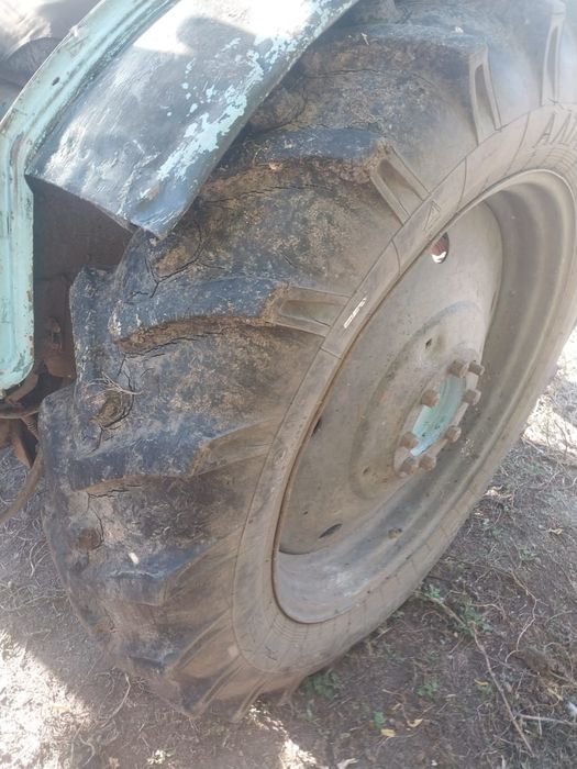 Продам трактор .