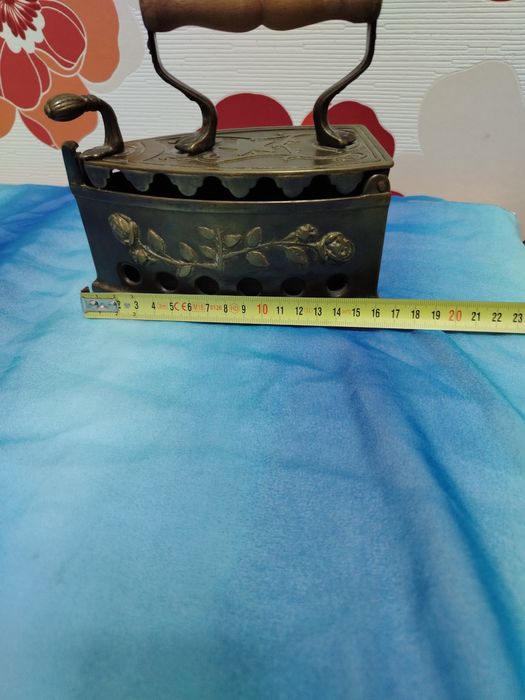 Бронзова ютия на жар