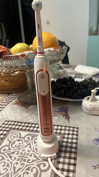 Periuta electrica Oral B Genius x