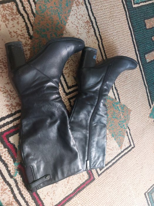 Продам сапоги  размер 38