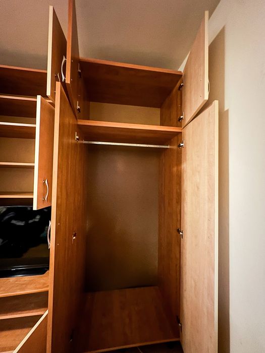 Urgent Vand mobila dormitor/living