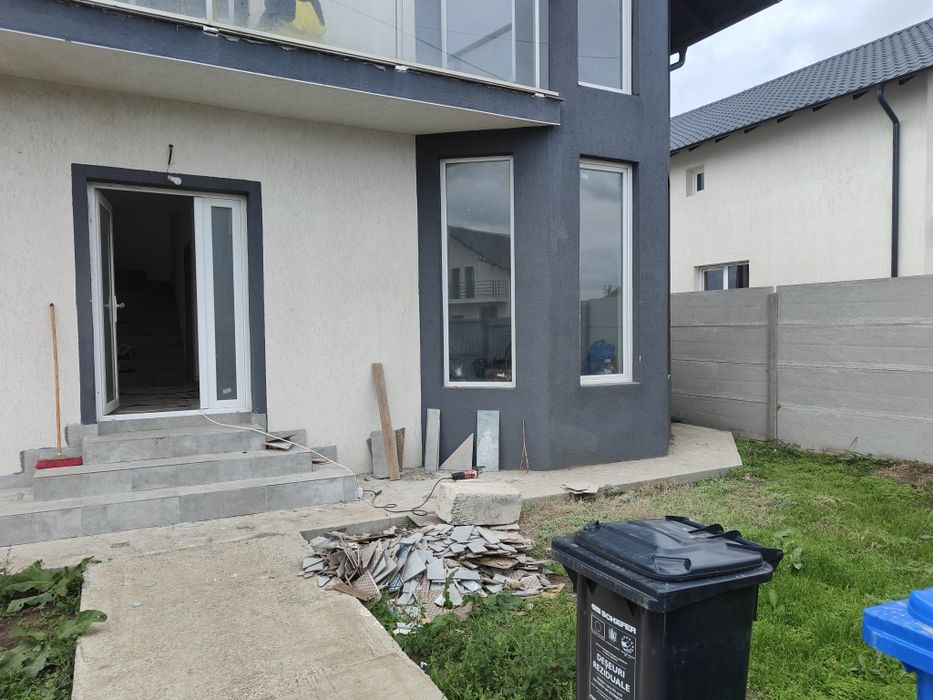 Închiriez vilă nouă Cumpăna