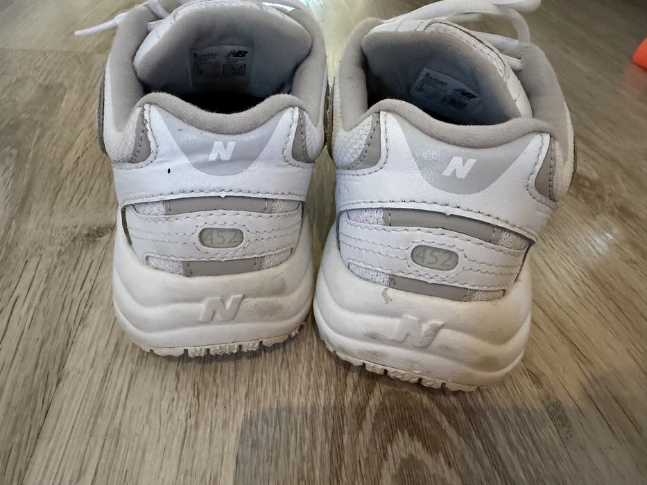 Оригинални маратонки  New balance -- бели