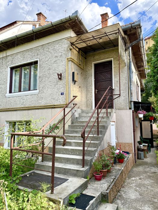 De închiriat: apartament/casa curte garaj 100mp Zorilor Sigma Observatorului