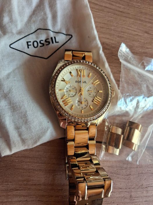 Часовник FOSSIL , почти нов