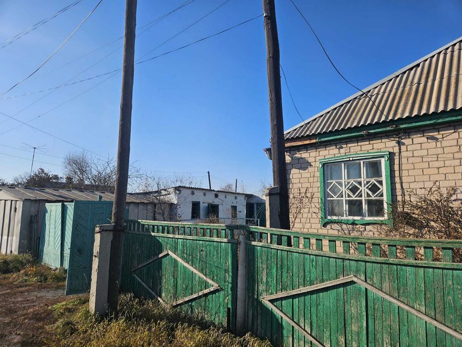 продаётся жилой дом с надворными постройками и земельным участком