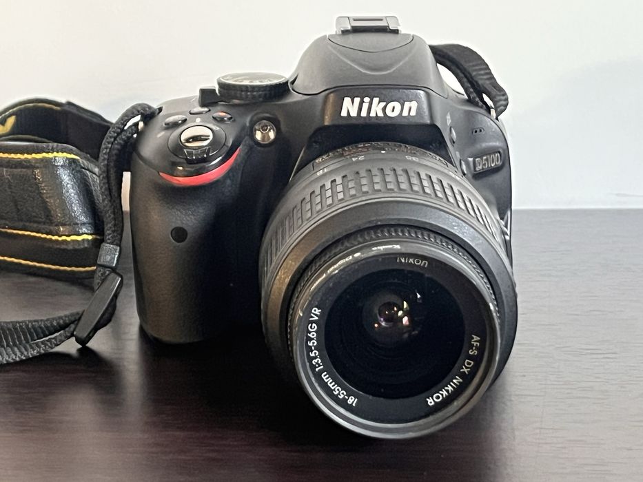 Aparat Foto Nikon D5100 + Obiectiv 18-55mm – Stare excelentă, ideal pentru începători!