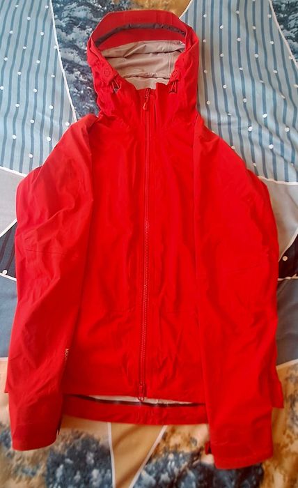 Geaca Dama Montain Hard Wear marimea S/P