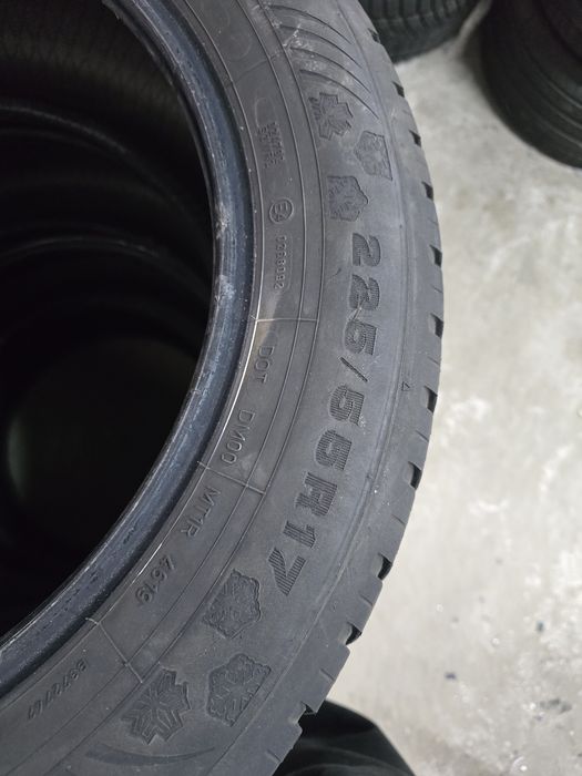 4 Броя 225/55/17 Dunlop 2x6mm 2x5mm