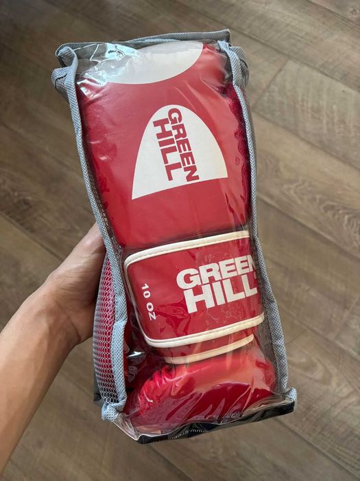 Боксерские перчатки