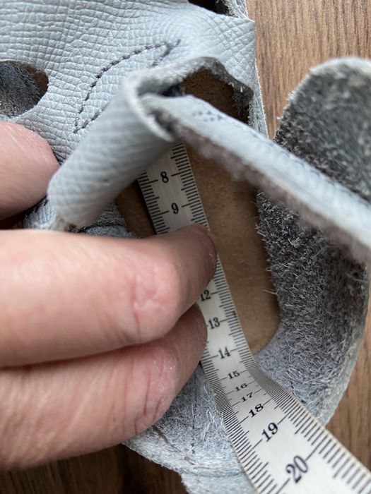 Sandale din piele naturala, nr 23. Noi.