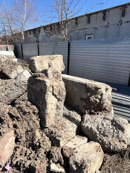 Каменные блоки под фундамент 13 шт