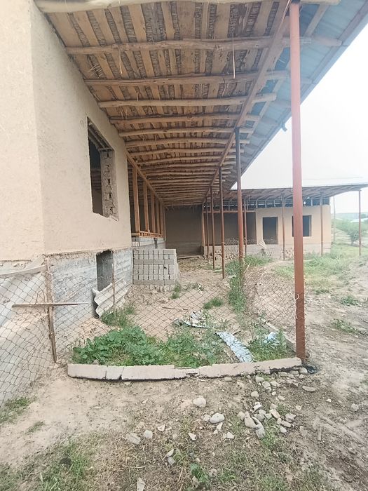 Uy sotiladi Manzil Parkent tumani Samsarakda
