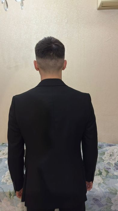 Костюм тройка чёрного цвета