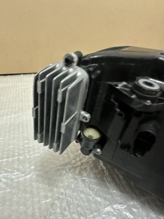 Фар ляв Skoda Superb Crystal Lighting Оборудван Перфектен