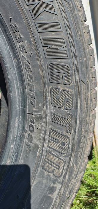 Продам шины 235 65 R17 KINGSTAR