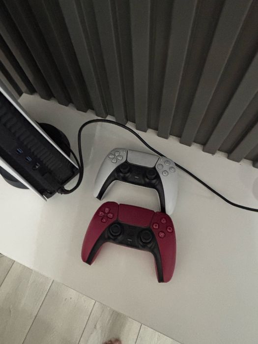 Продам Playstation 5 с дисководом