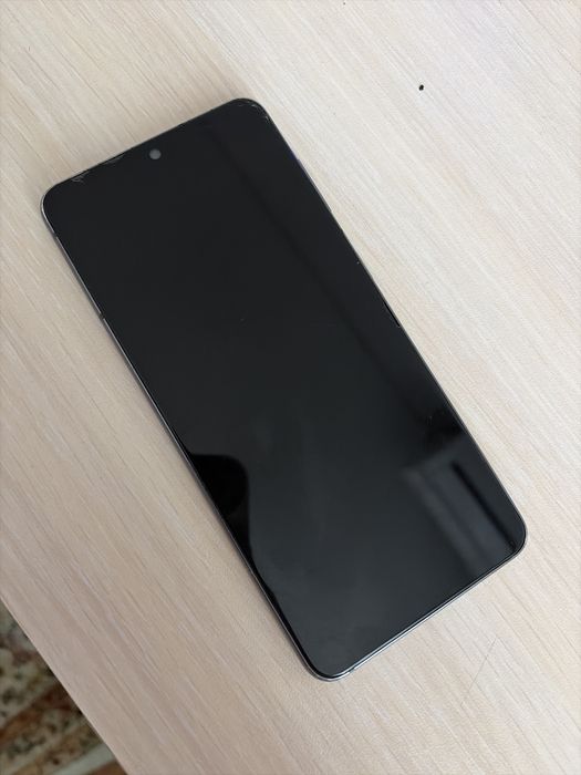 Телефон в хорошем состоянии Samsung s21