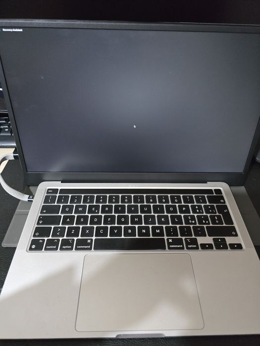 macbook pro 2020 a2338 second hand si noi de vanzare • Anunturi