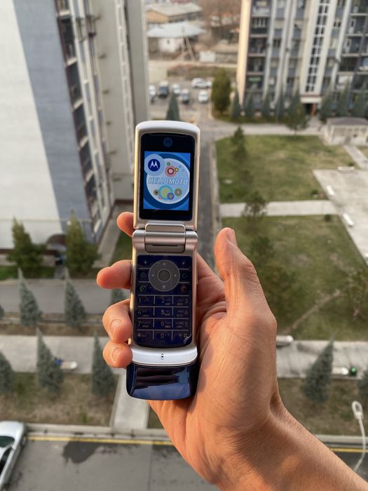 Motorolla k1 yangi naushnik zarachiklar bor