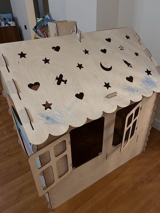 Детский деревянный домик