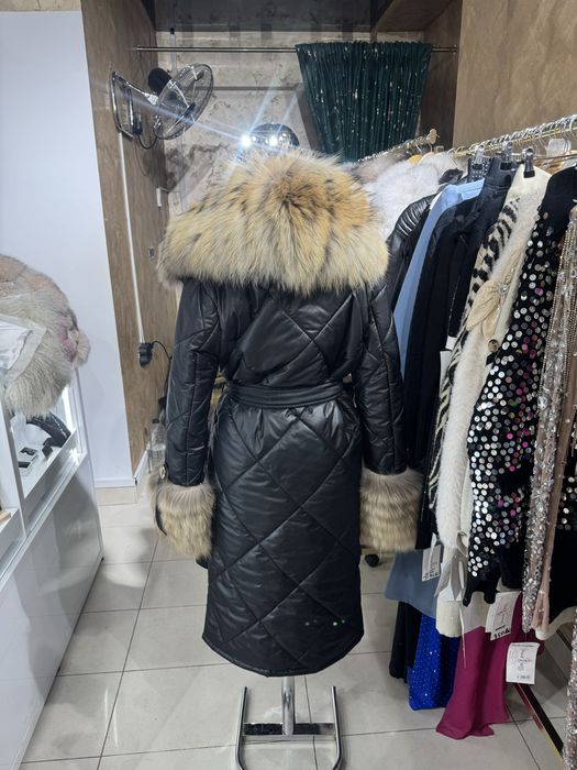 Geaca din fas cu blana de raton 1400 lei