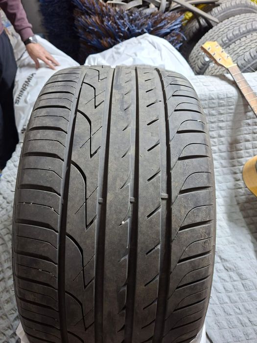 Продам комплект резины на X5