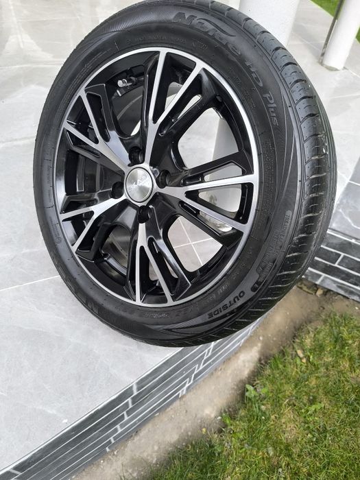 Продам комплект диски+шины