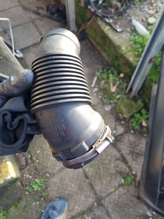 Маркуч за турбо за Ауди А6 Ц6 4Ф 3.0 тди 224,233, 2.7 тди 180 кс