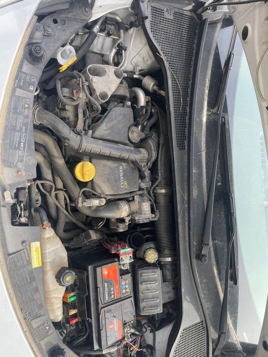 Dezmembrez renault clio