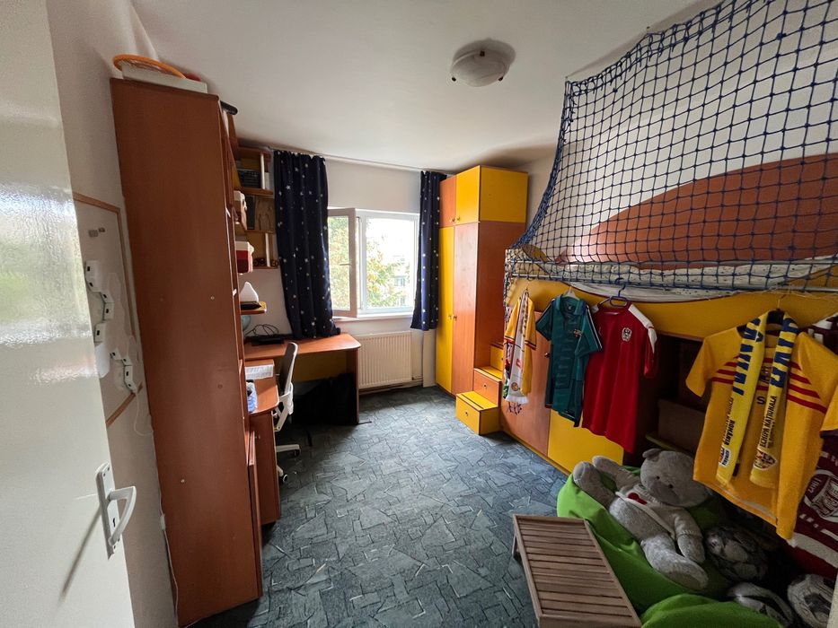 Mobilier camara copil culoare lemn natur combinație