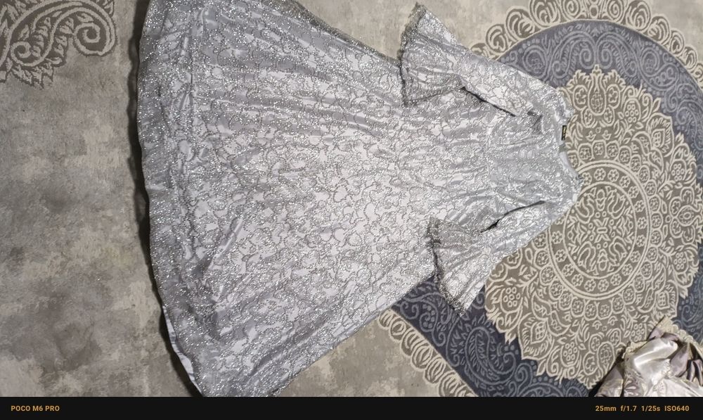 Vechrni koylek sotiladi