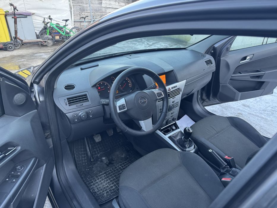 De Vanzare Opel Astra H Sedan