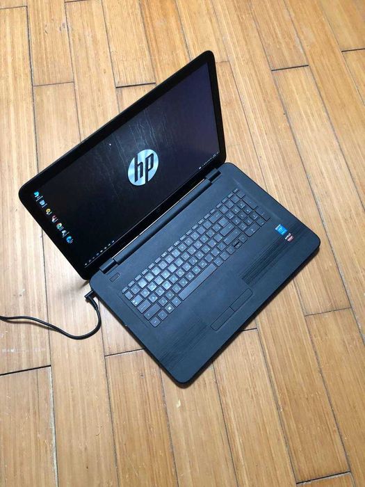 HP ноутбук продам озу 6гб intel i3 всё работает Win 10 экран 17/3 FULL