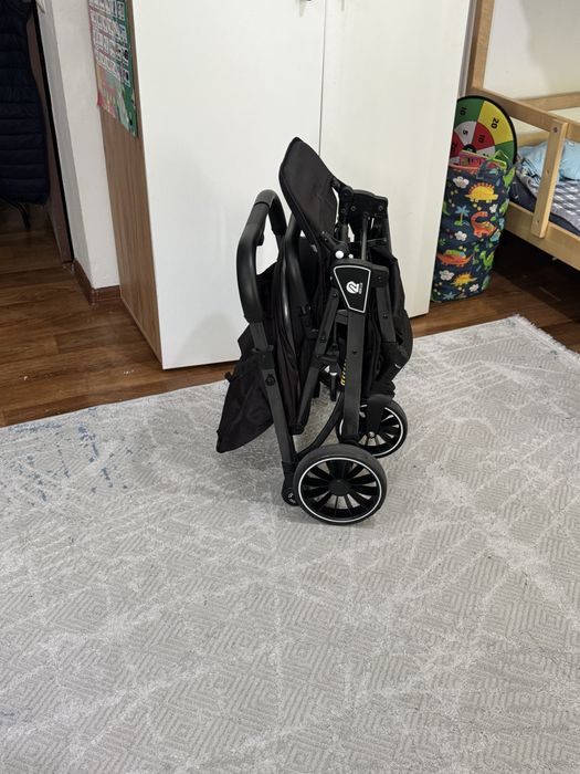 Продам коляска прогулочная легкая