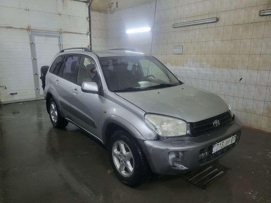 Продам машину Тойота Раф 4 2002