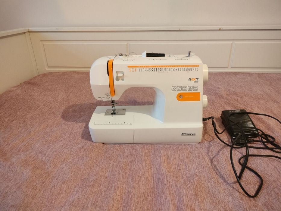 Mașină de cusut minerva