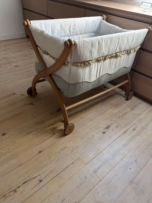Бебешко легло, кошче на колела