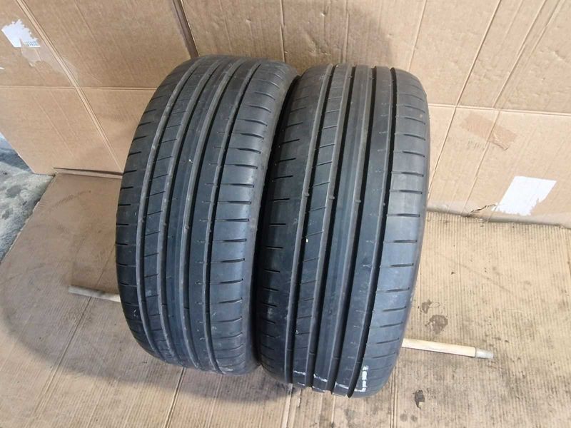 2 Dunlop R19 225/45
летни гуми DOT0317