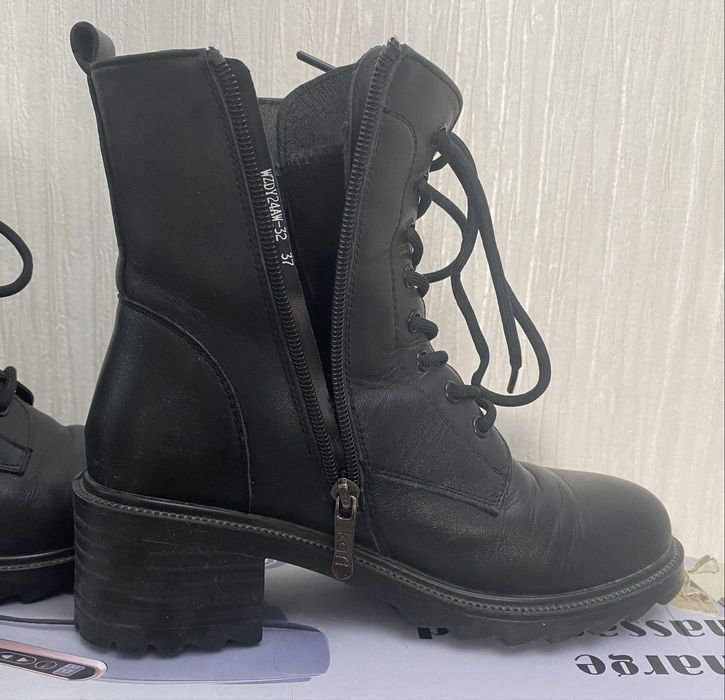 Продам сапожки кожанные.