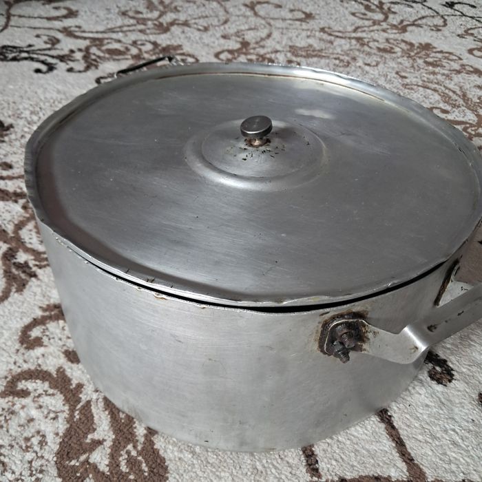 Продам кастрюлю 15 литров