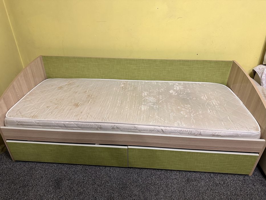 Продам кровать полуторка односпальная