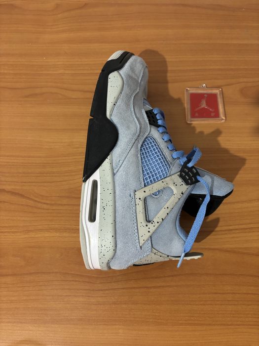 Jordan 4s UNI Blue