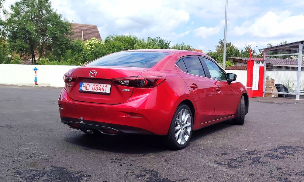 Mazda 3 Skyactive, Euro 6, Limuzina clasa Golf Astra A4 320