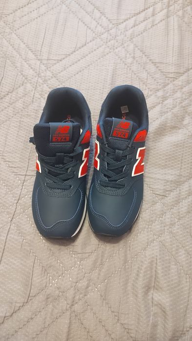 Чисто нови детски маратонки