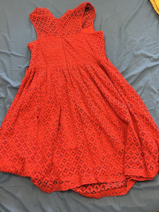 Rochie rosie cu dantela
