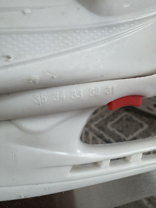 Коньки на девочку. Размер с 31-35