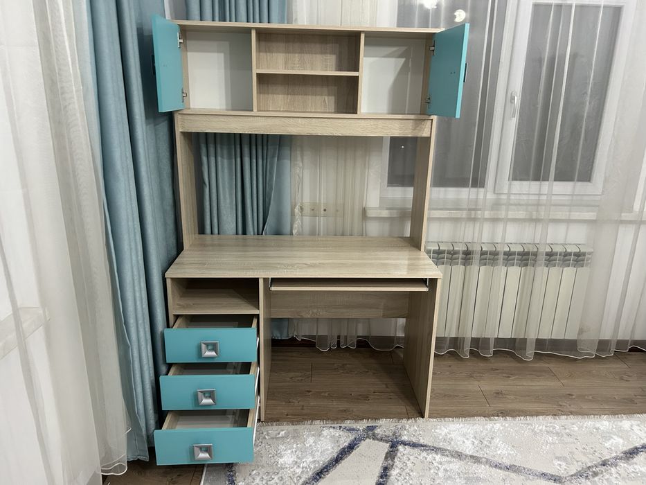 Рабочий стол с надстройкой