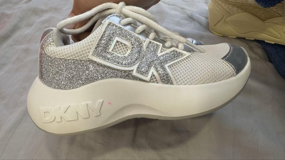 Маратонки DKNY 28/29р-р